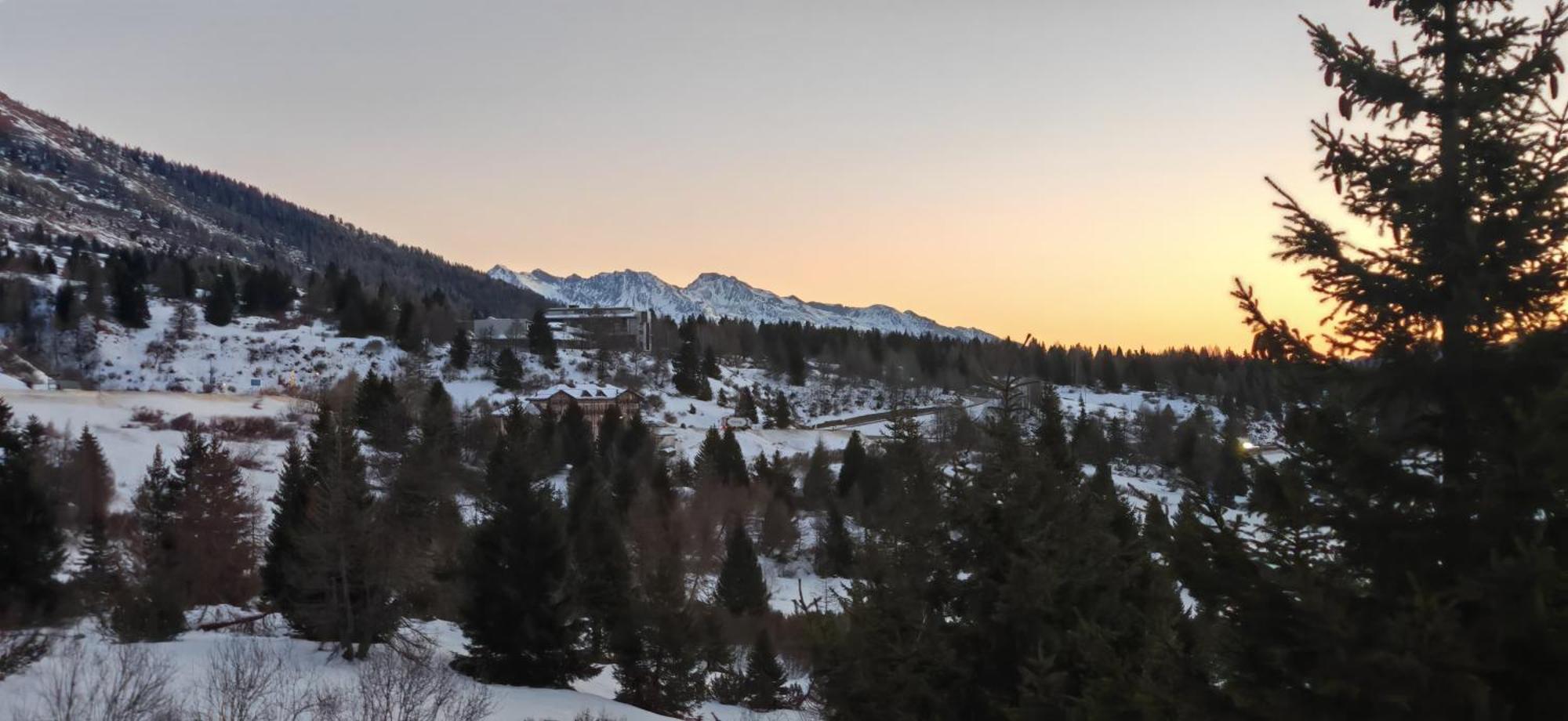 App Panoramico 300 Mt Dalle Piste Relax E Vista Alpi Passo del Tonale Exterior photo